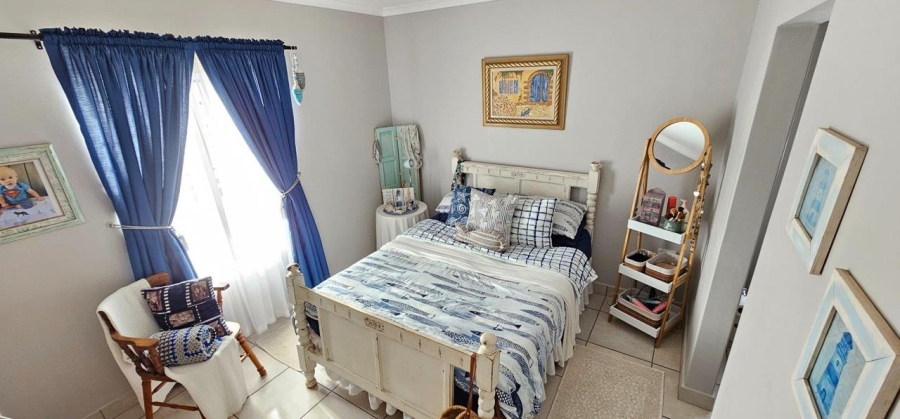 2 Bedroom Property for Sale in Britannia Bay Western Cape